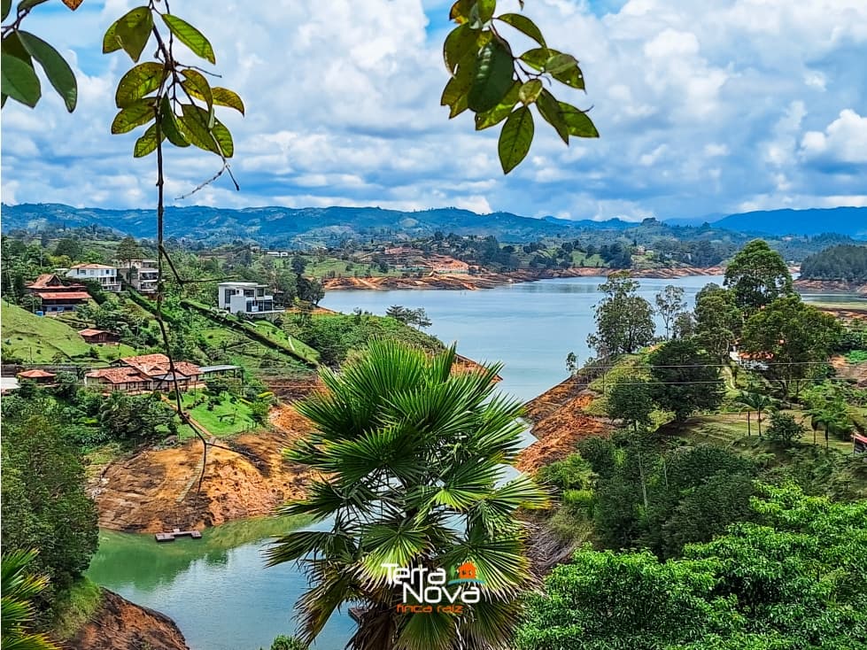 Finca con hermosa vista panorámica en venta Guatapé - 1