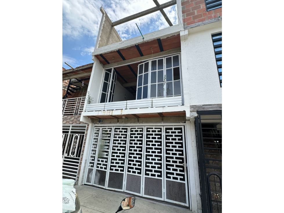 CASA VEHICULAR EN VENTA POBLADO CAMPESTRE - MANZANARES - 1