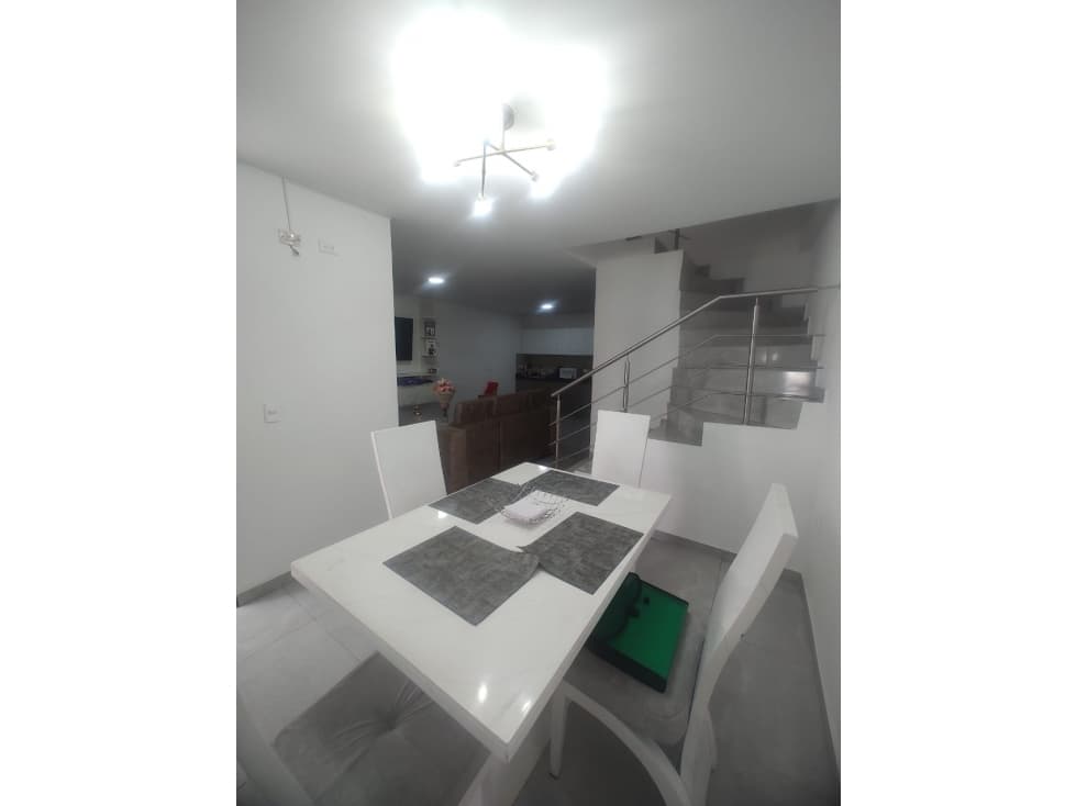 CASA A LA VENTA EN CONJUNTO CERRADO SECTOR DE LA FLORESTA - 1