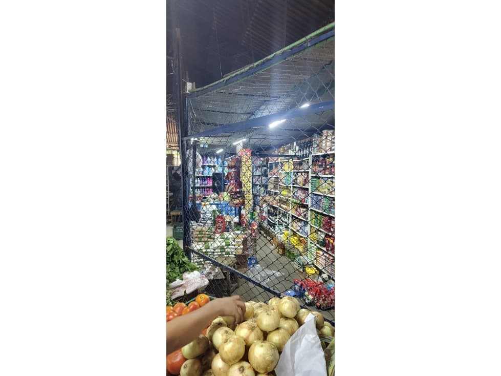 LOCAL ESQUINERO CENABASTOS - 1