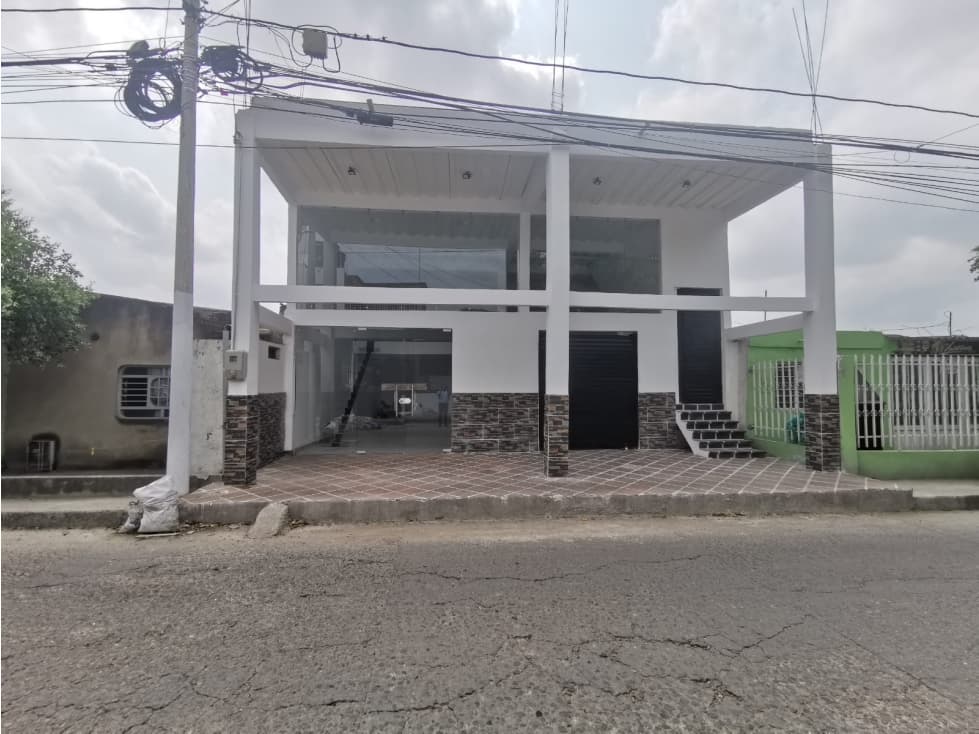LOCAL COMERCIAL EN VENTA BARRIO COMUNEROS - 1