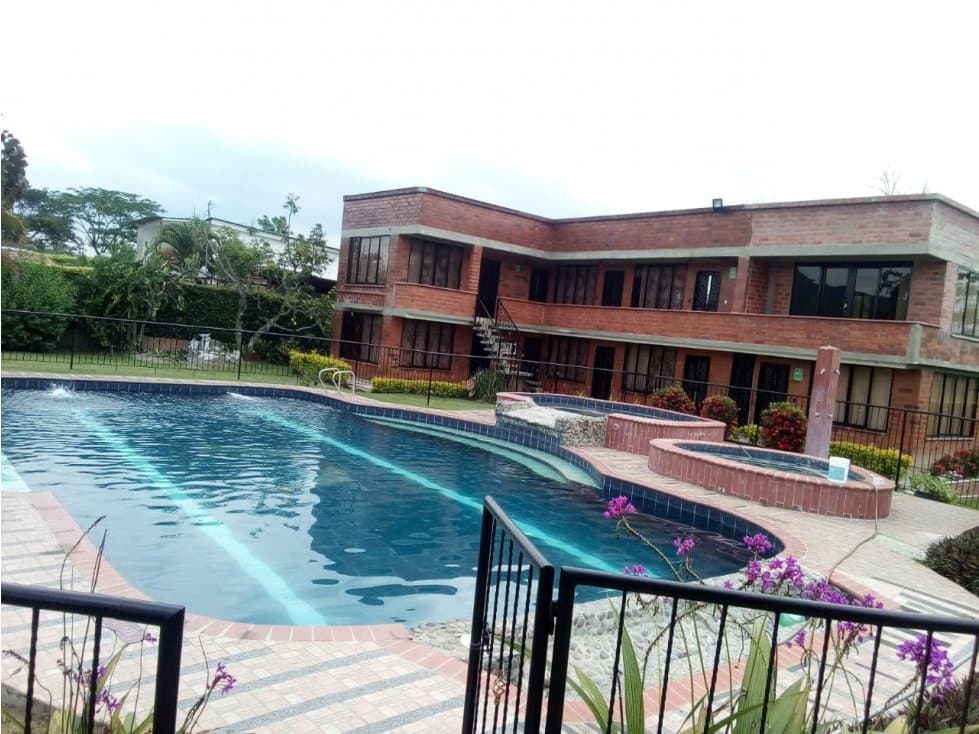 ALQUILER DE FINCA EN SANTAGUEDA PARA 10-15-20-25-30 PERSONAS - 1