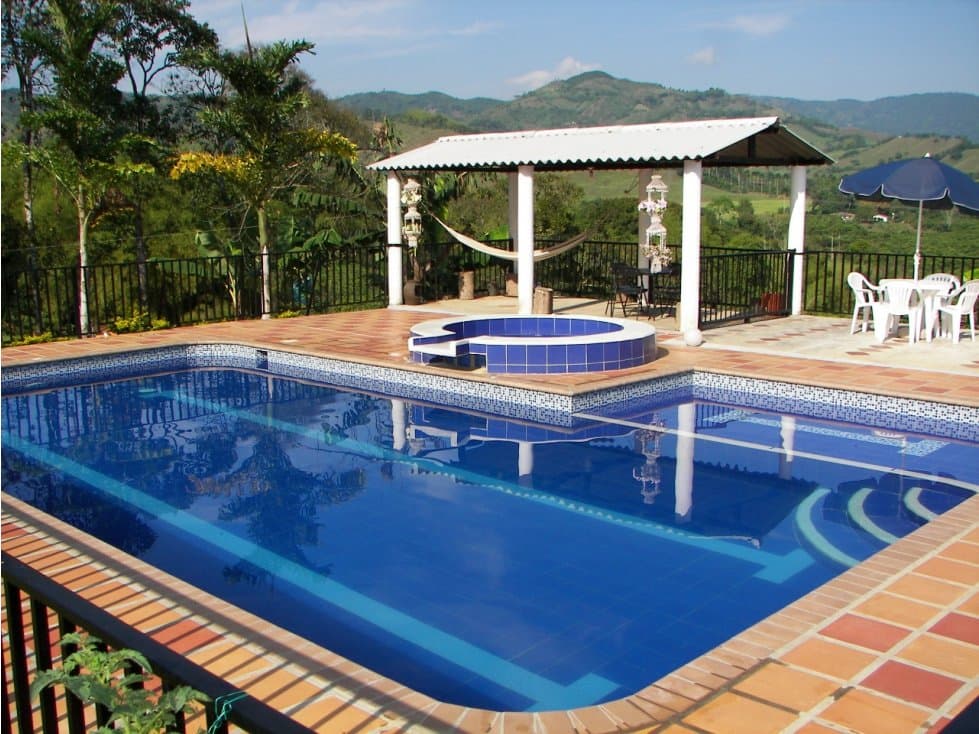 FINCA EN LAS MARGARITAS - PARA 20 PERSONAS - 1