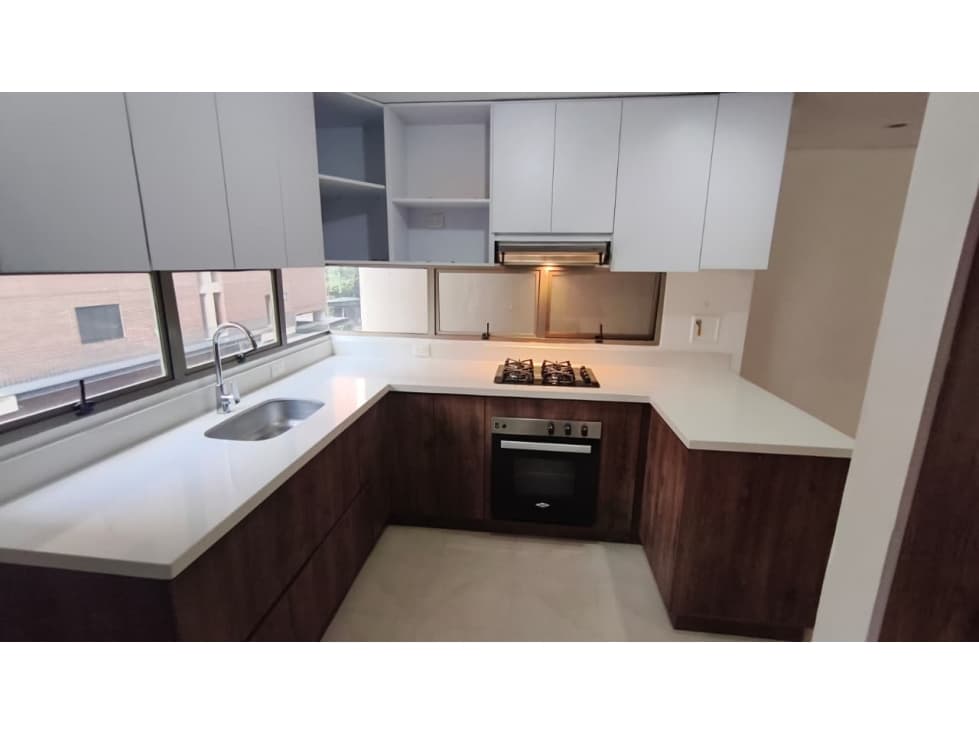 Hermoso apartamento en el poblado - 1