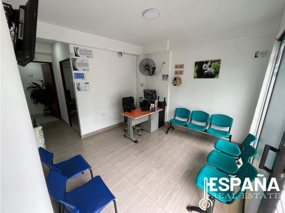 Se vende casa adecuada para consultorios - 1