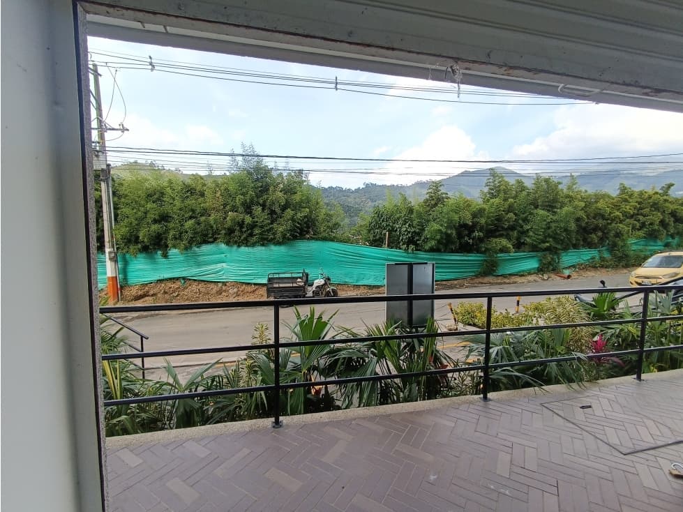 Local comercial La Estrella Urbanización Flores del Campo - 1