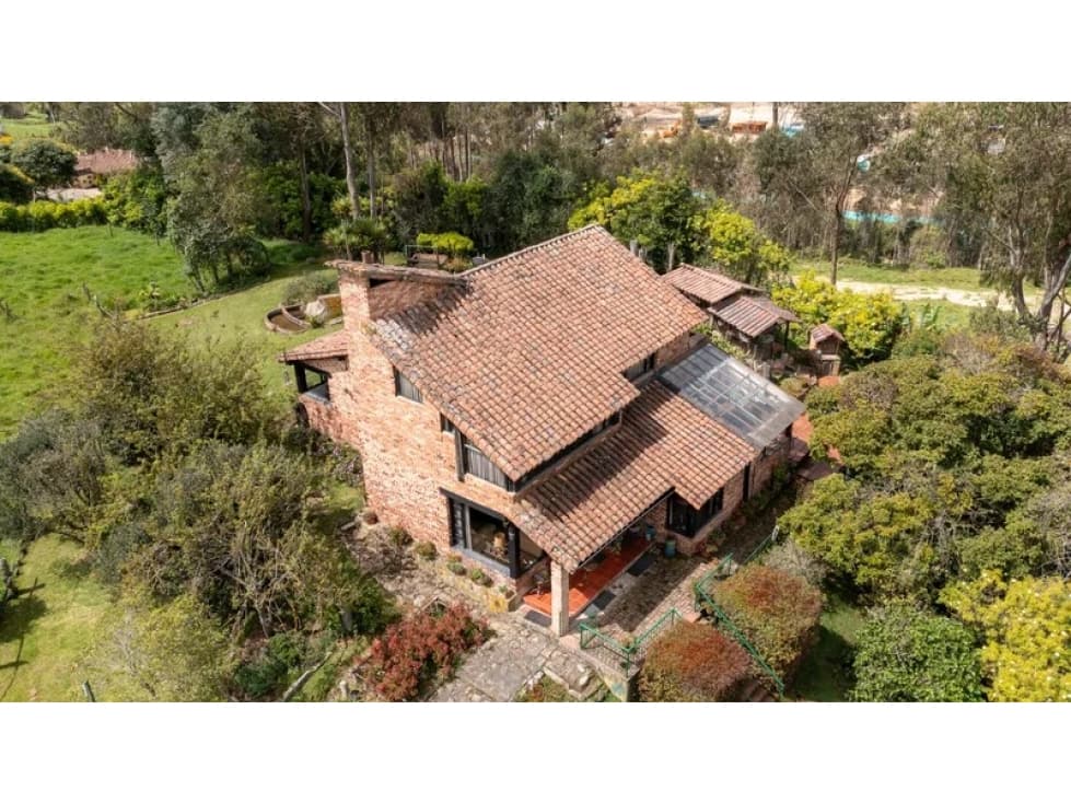 VENTA LOTE CON CASA LA CALERA - 1