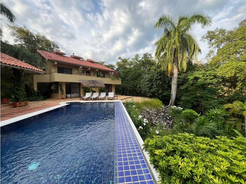 SE VENDE CASA EN NILO 450m2 CASA AUXILIAR 70m2 - 1