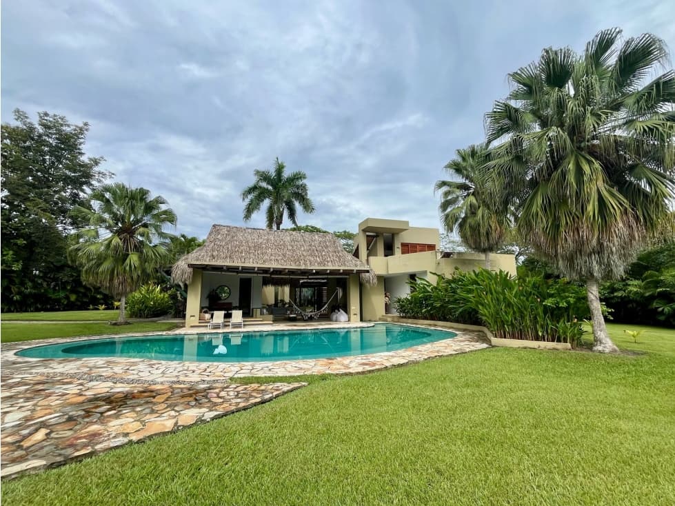 ARRIENDO CASA AMV 11. 4 CUARTOS - 1