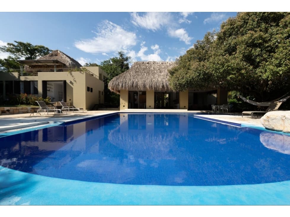 ARRIENDO CASA AMY 13. 4 CUARTOS - 1