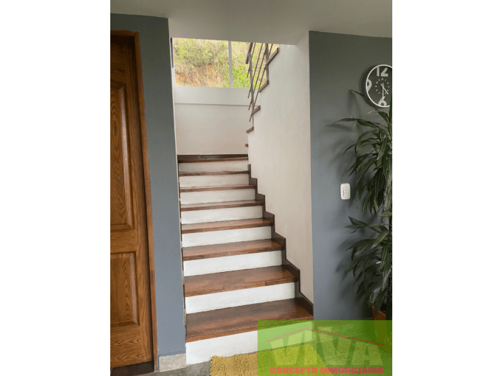 SE VENDE CASA EN ALCARAVANES, MARINILLA - 1