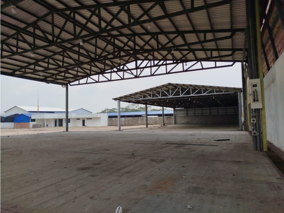 EXCELENTE LOTE INDUSTRIAL EN ARRIENDO - VILLAVICENCIO - 1