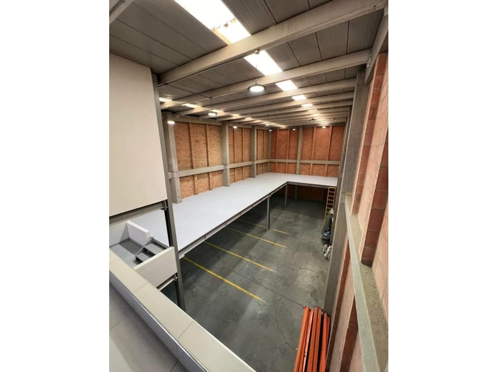 BODEGA EN VENTA, SIBERIA, PARQUE EMPRESARIAL - 1