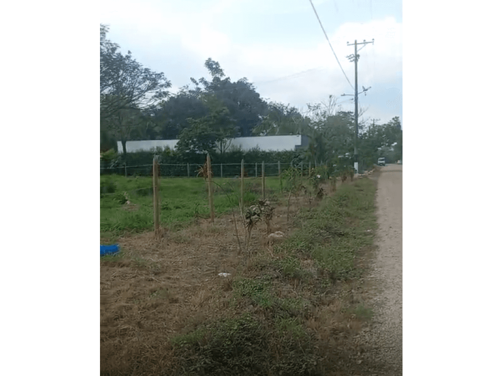 LOTE ESQUINERO EN VENTA, APIAY, VIA PUERTO LOPEZ - 1