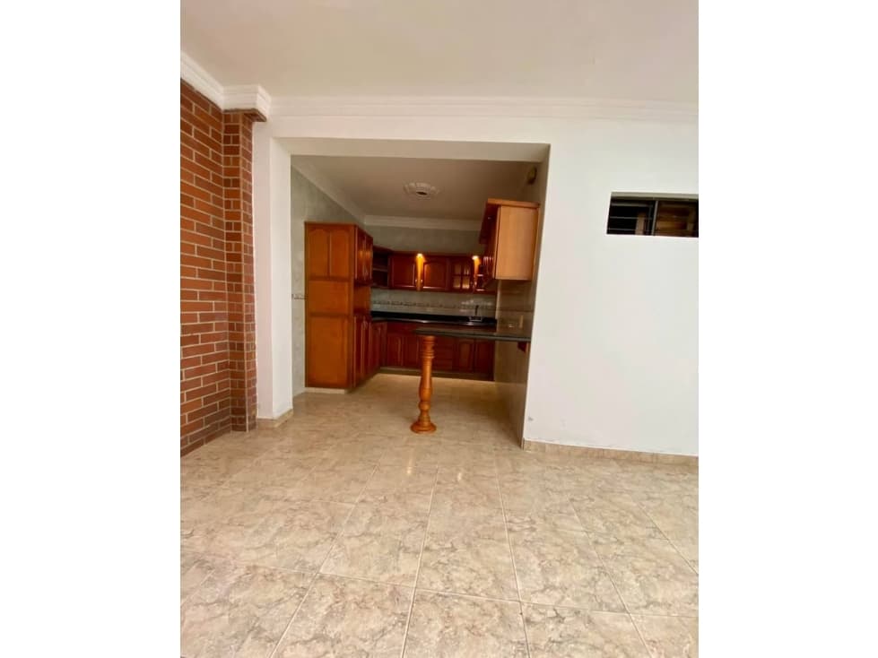 VENTA DE CASA PRIMER PISO EN EL OBRERO CON GARAJE CERCA A LA AUT NORTE - 1