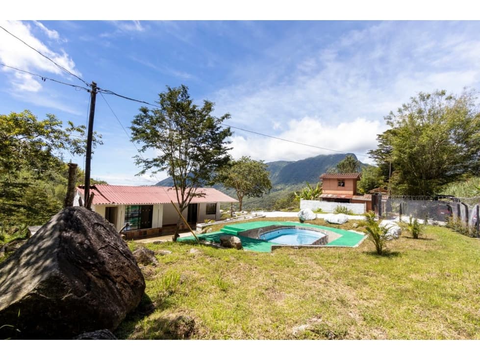 VENTA DE CASA FINCA PARA ESTRENAR EN COCORNÁ - 1