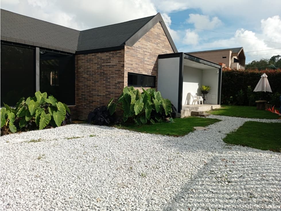 Arriendo de Casa amoblada en Santa Elena - 1