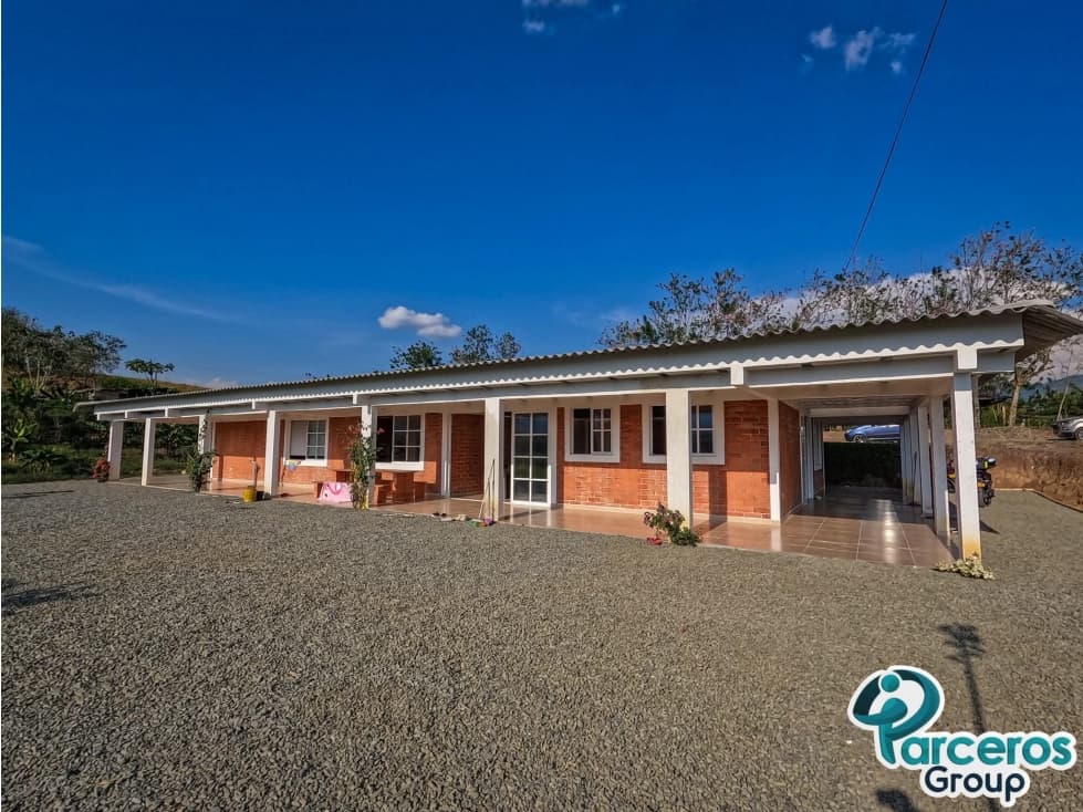 AMPLIA CASA FINCA DE 4 HABITACIONES EN VITERBO, CERCA DE PEREIRA - 1