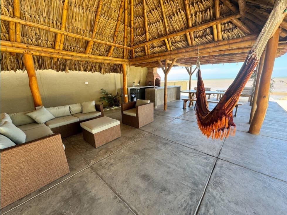 CABAÑA VACACIONAL DE 6 HABITACIONES, FRENTE AL MAR, RIOHACHA - 1