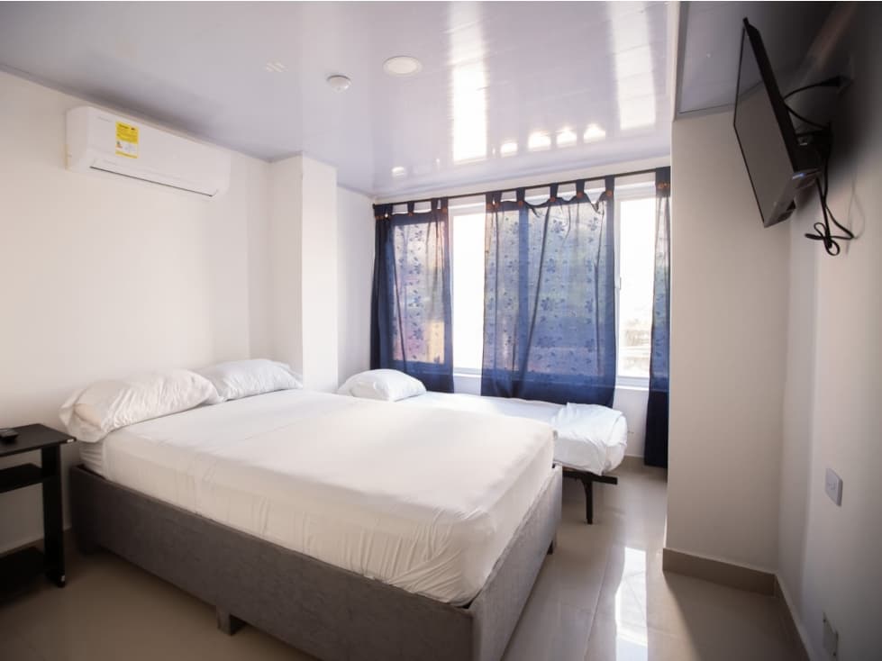 HABITACIÓN CON BAÑO PRIVADO, EN HOTEL CENTRAL, BOCAGRANDE, CARTAGENA - 1