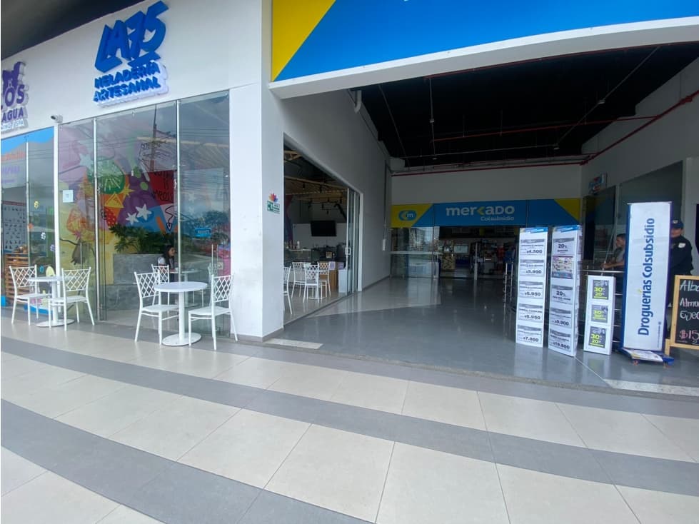 SE VENDE BURBUJA COMERCIAL POR LA AV. CENTENARIO - 1