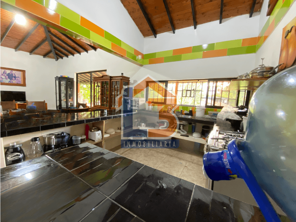 SE VENDE CASA CAMPESTRE EN EL SECTOR ALBANIA VIA BARCELONA - 1