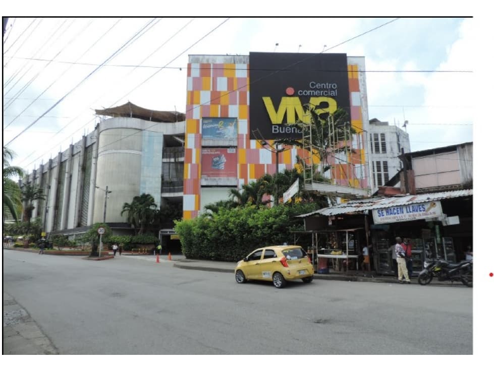 Se venden locales centro Comercial Las Brisas - 1