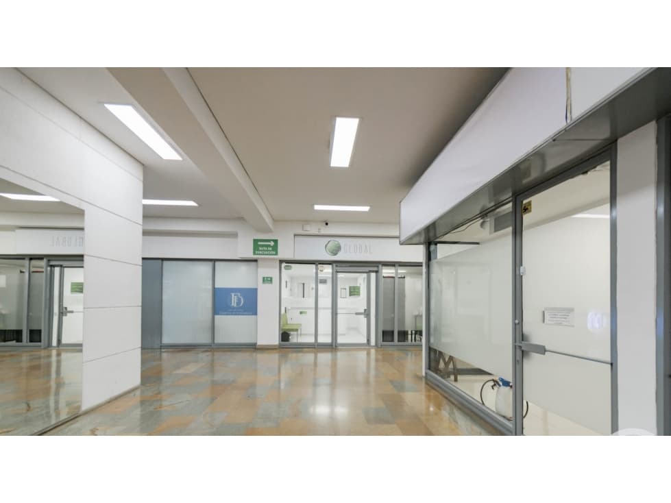 LOCAL DUPLEX CENTRO COMERCIAL ALMACENTRO - ESQUINERO - 1