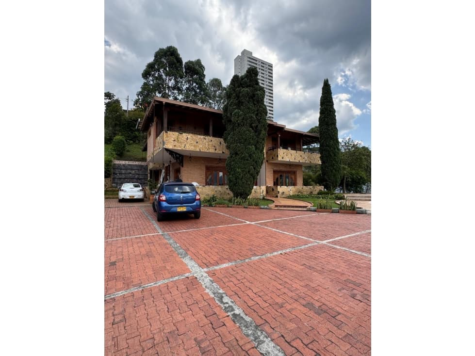 CASA CAMPESTRE ES VENTA EN SABANETA - LAS LOMITAS - 1