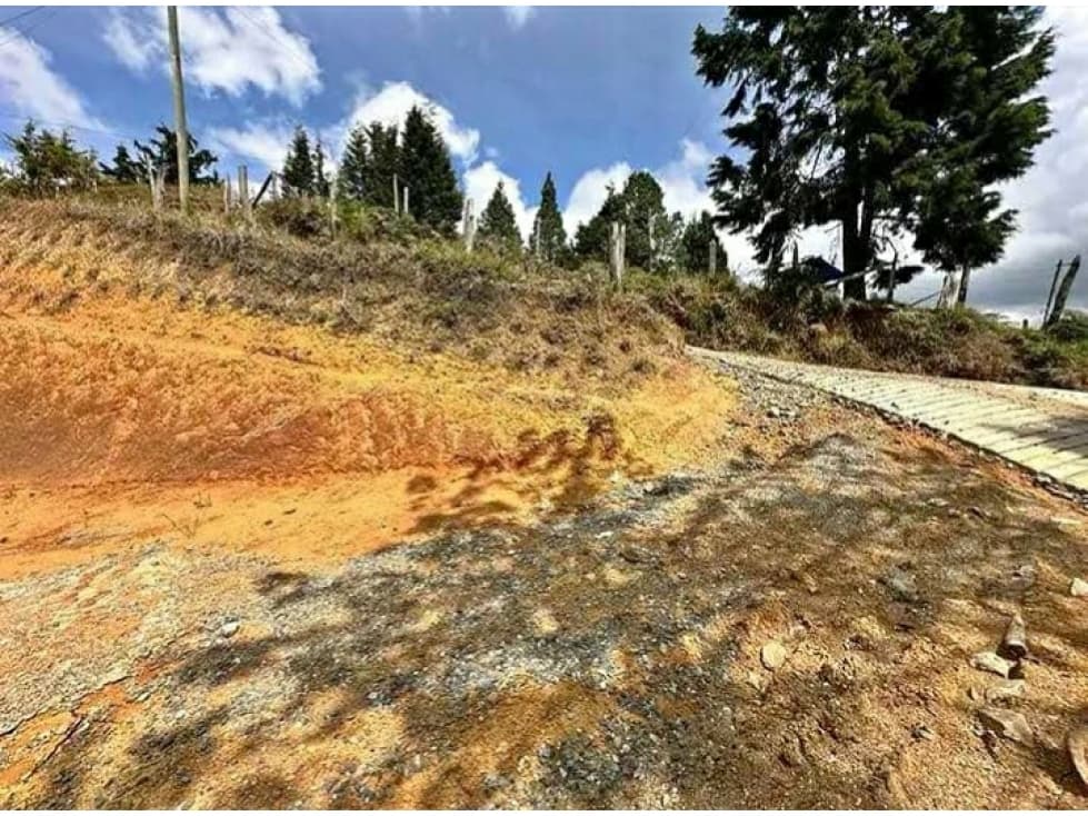 LOTE DE 800m2 EN VENTA EN GUARNE - ANTIOQUIA (Vereda San Isidro) - 1