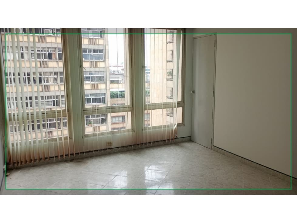 VENDO OFICINA EN EL CENTRO DE MEDELLIN  - 1