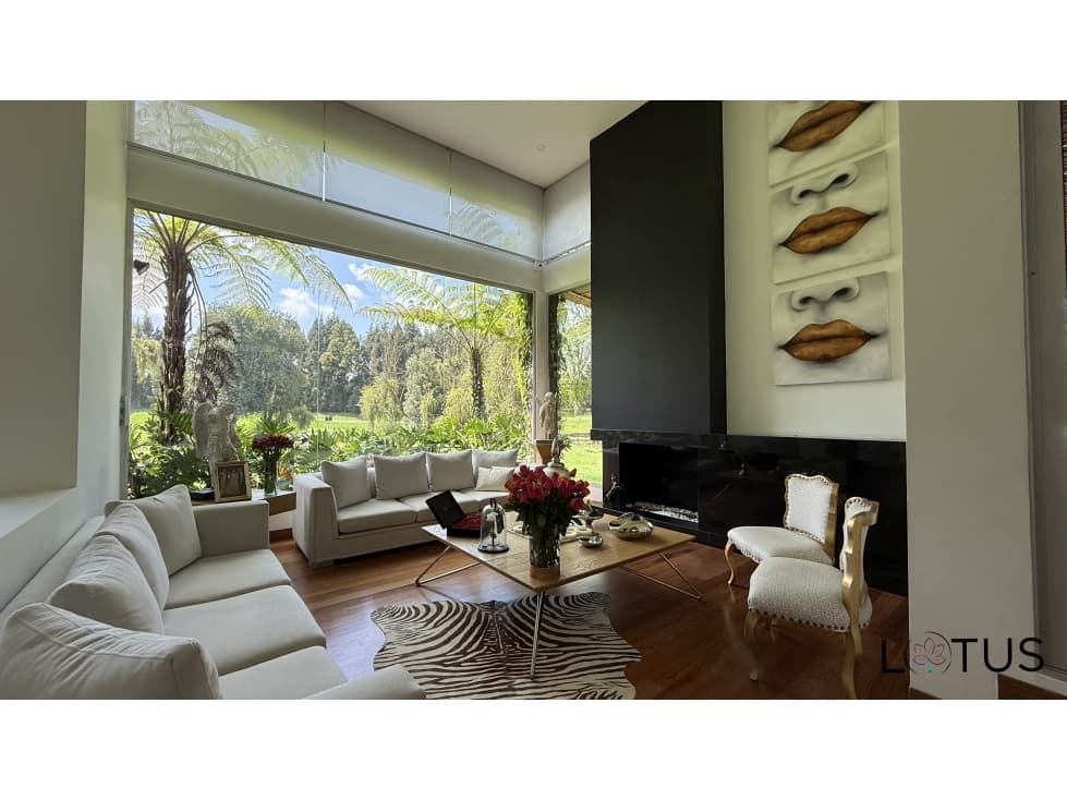 SE ARRIENDA EXCLUSIVA CASA EN APOSENTOS - 1