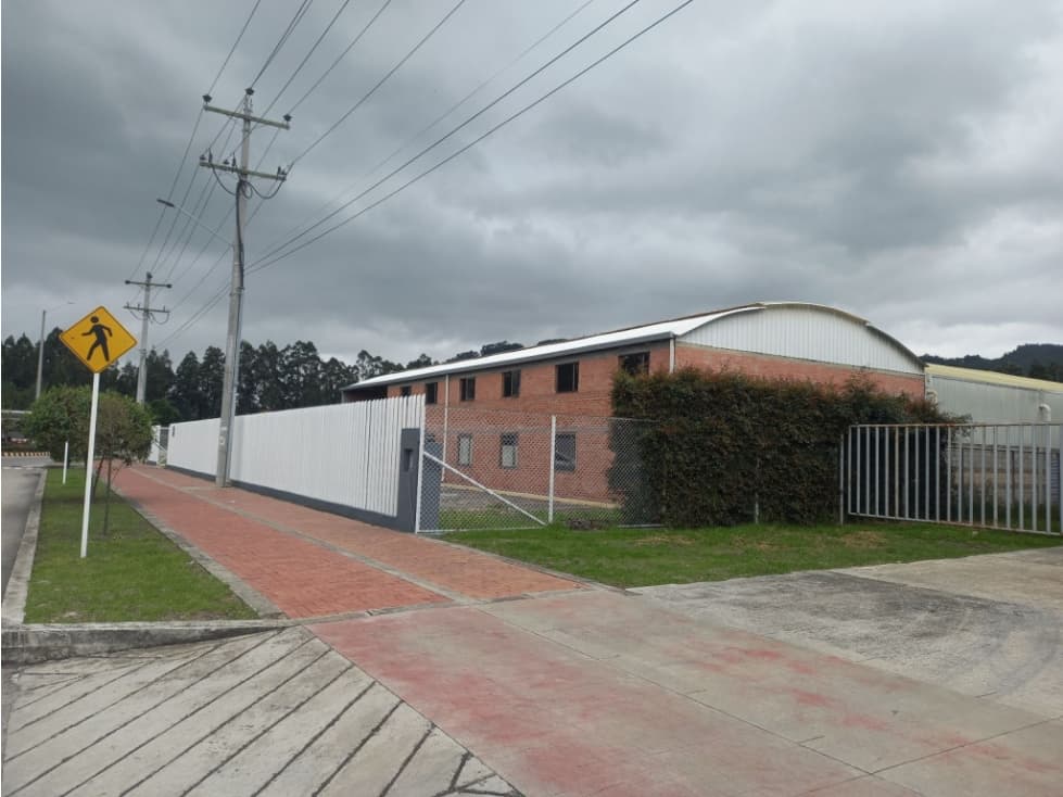 LOTE DE 4.475 M2 CON BODEGA EN VENTA Y ARRIENDO TOCANCIPA GRAN SABANA - 1