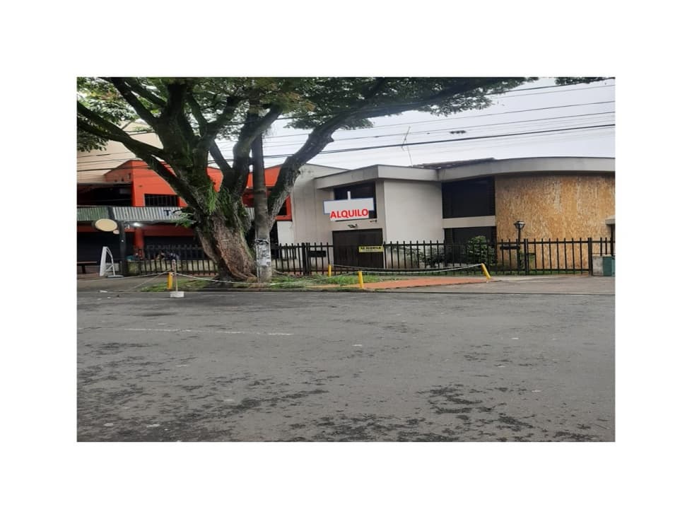 CASA COMERCIAL PARQUE DEL PERRO - 1