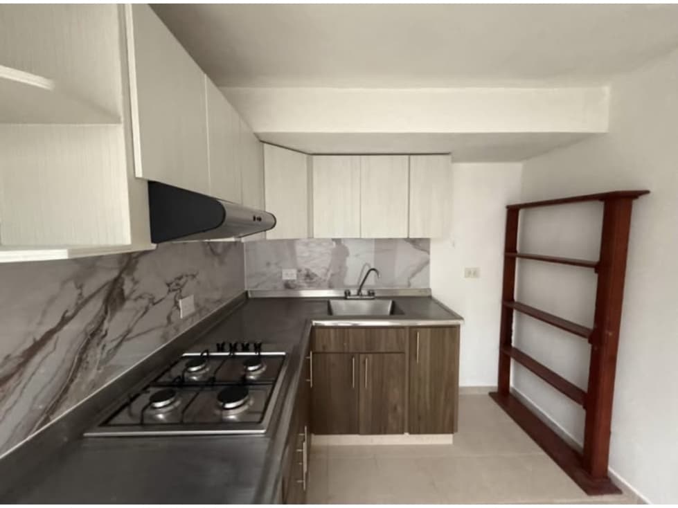 SE ARRIENDA CASA, 2 NIVELES + 4 HABITACIONES + ZONAS COMPLETAS - 1