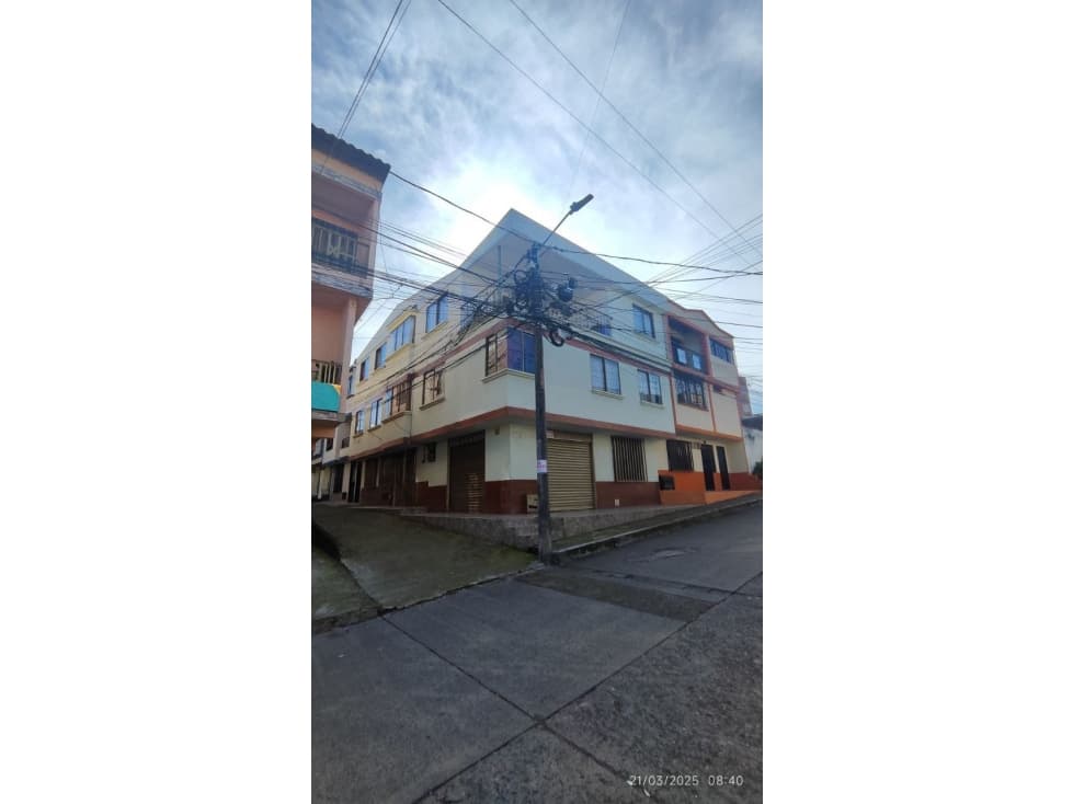 Casa de 3 pisos en Aurora Alta, Dosquebradas - 1