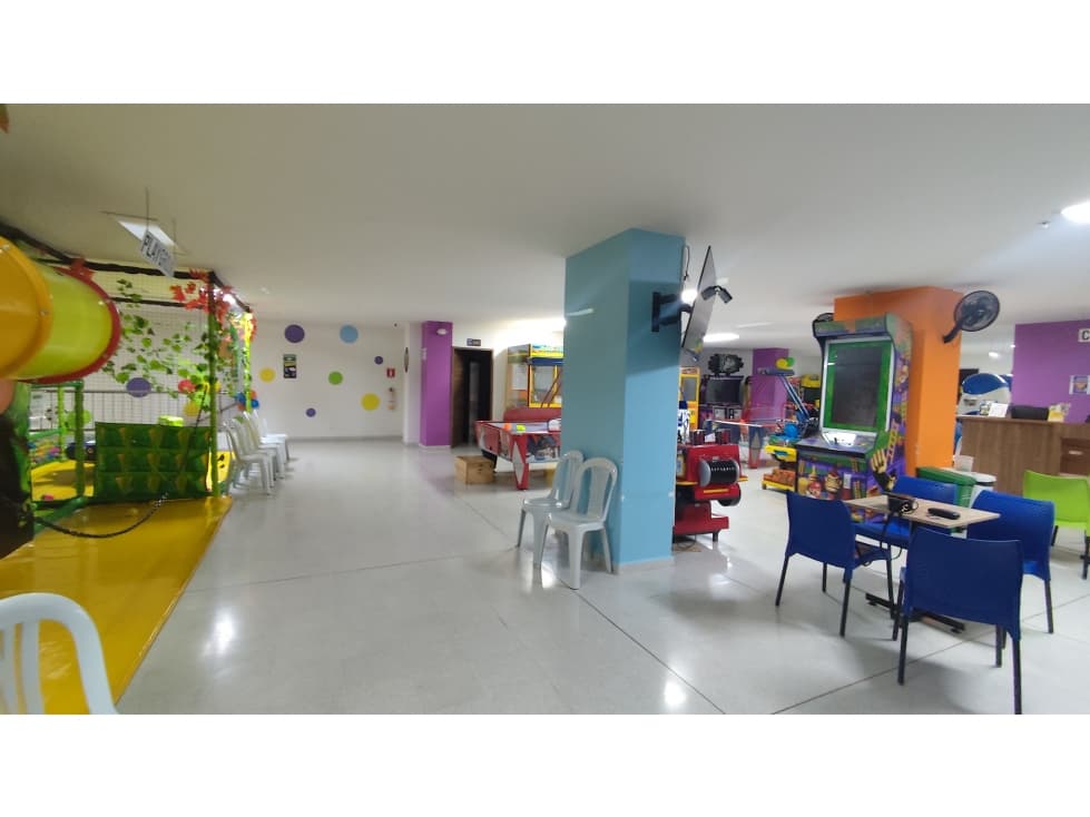 Local en Caldas- 2do piso- Central - 1