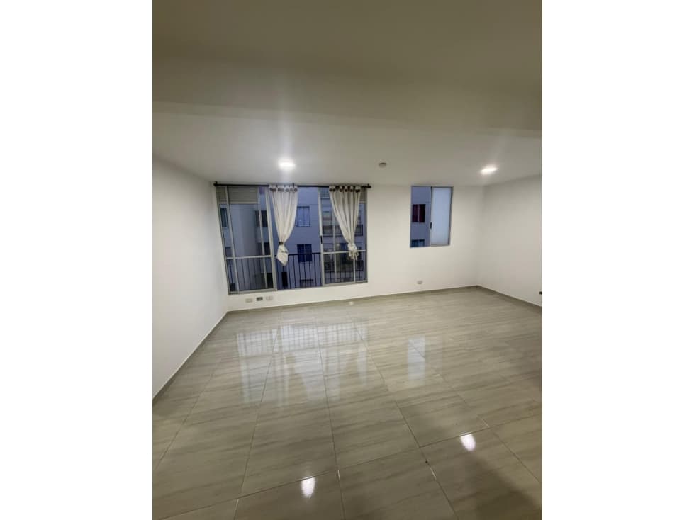 Apartamento en Alquiler B/Ciudad Guabinas Conjunto Palomino, Yumbo - 1