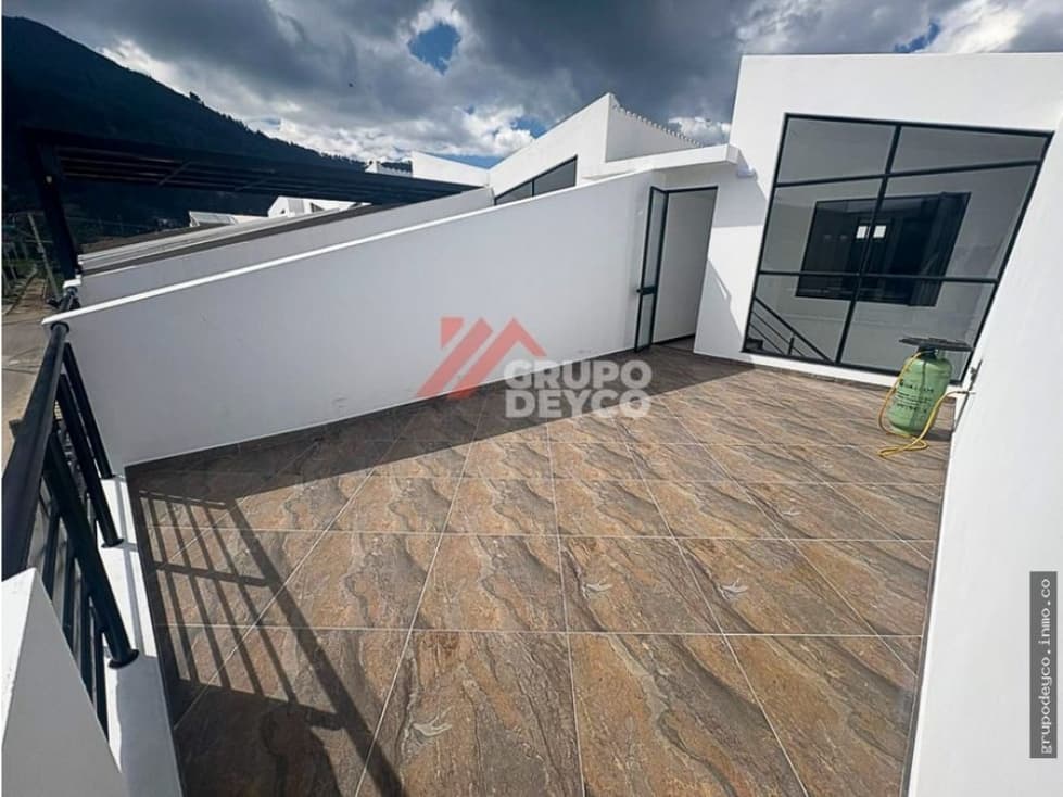 Casa en Venta Sobre Planos | Cota - 1