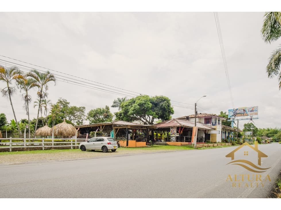 SE VENDE RESTAURANTE CON GRANJA TURISTICA CERCA AL PARQUE DEL CAFE - 1