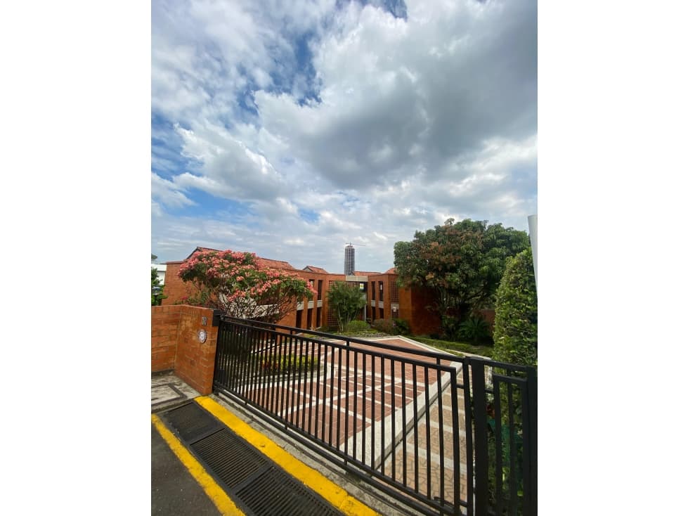 SE ARRIENDA CASA CAMPESTRE EN CIUDAD JARDIN - 1