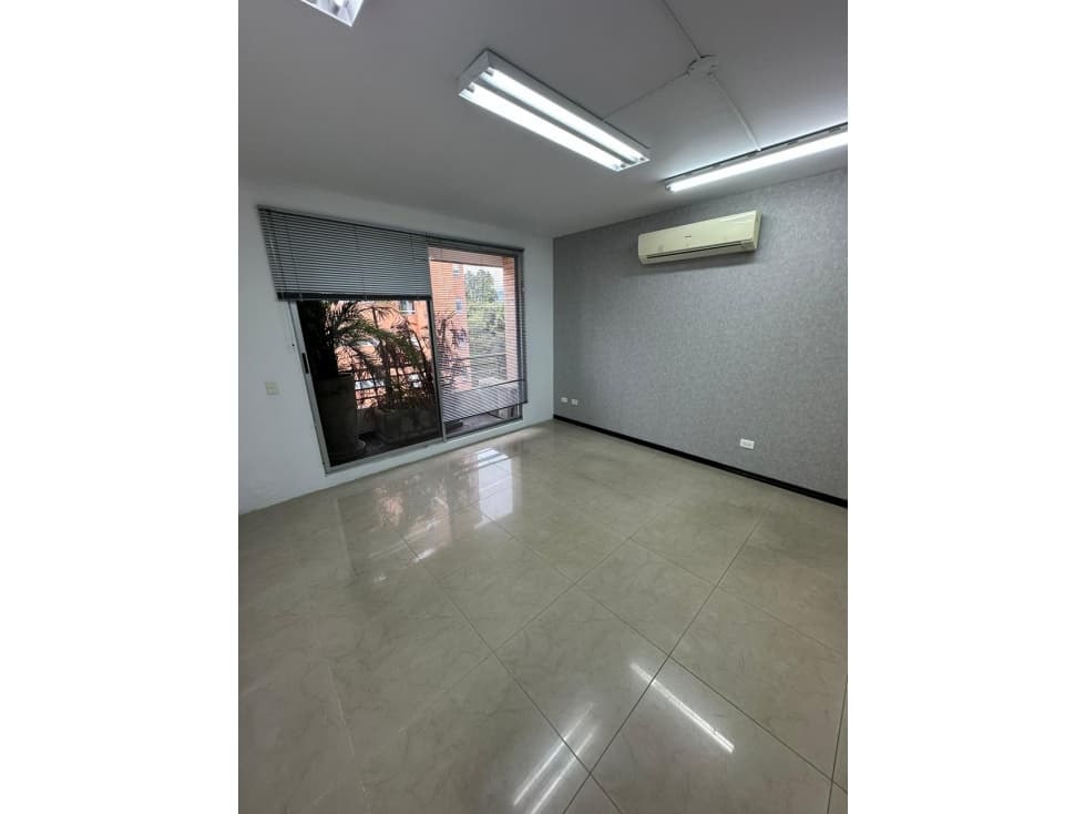 SE ARRIENDA OFICINA EN CIUDAD JARDIN CALI - 1