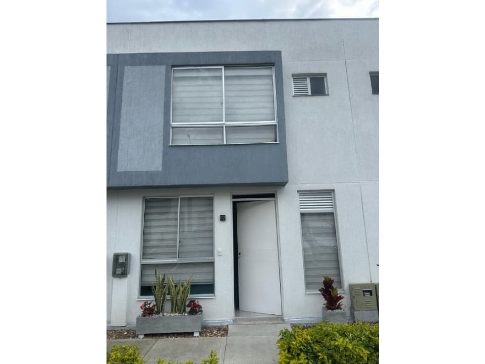 VENDO CASA EN ARMENIA DE DOS PLANTAS - 1