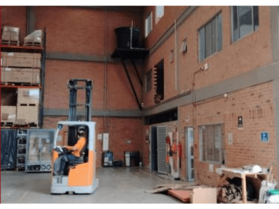 VENTA Y/O ARRIENDO BODEGA MOSQUERA 2.240 M2 25 KVA - 1