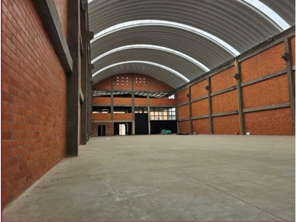 ARRIENDO BODEGA PARQUE INDUSTRIAL MOSQUERA 1.742 M2 30 KVA - 1