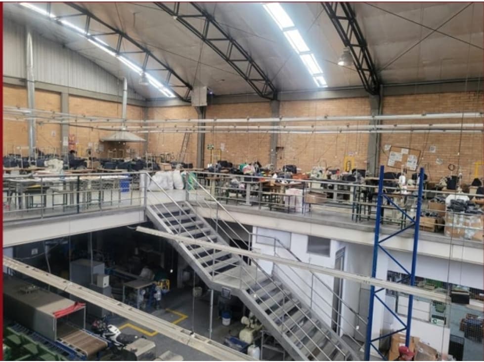 VENTA Y/O ARRIENDO BODEGA MOSQUERA 1.681 M2 150 KVA - 1