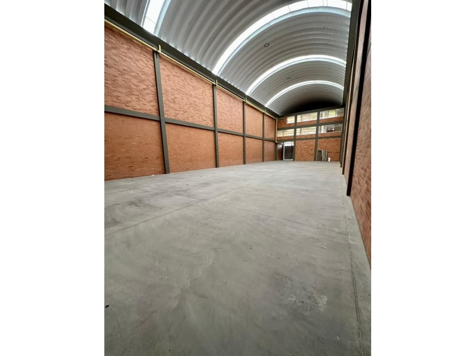 ARRIENDO BODEGA MOSQUERA 900 M2 75 KVA - 1