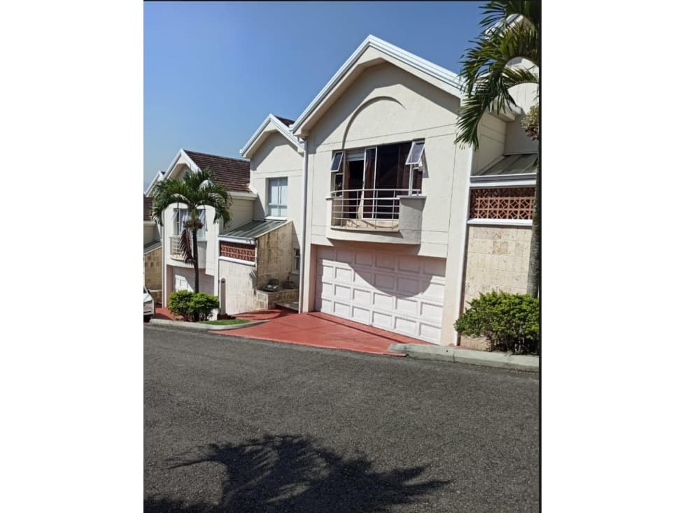 Casa en venta en el Poblado, cerca intercontinental - 1