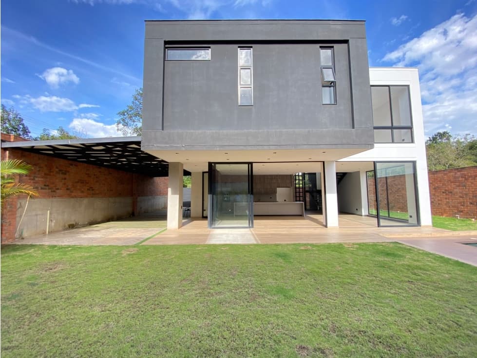 En Venta Casa Campestre en Colina del Marqués, Ruitoque Bajo - 1