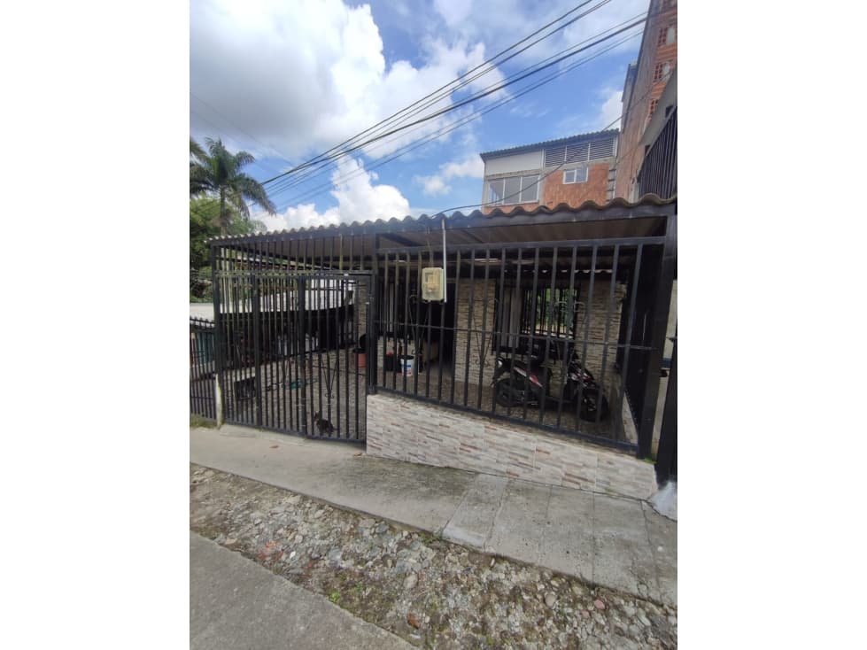 CASA EN VENTA CHINCHINA CALDAS - 1